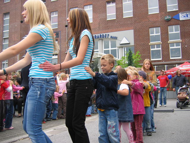 gal/2007/2007 Ruettenscheider Kinderfest/2007 Saitentwist Ruettenscheider Kinderfest 1.9. 466.jpg